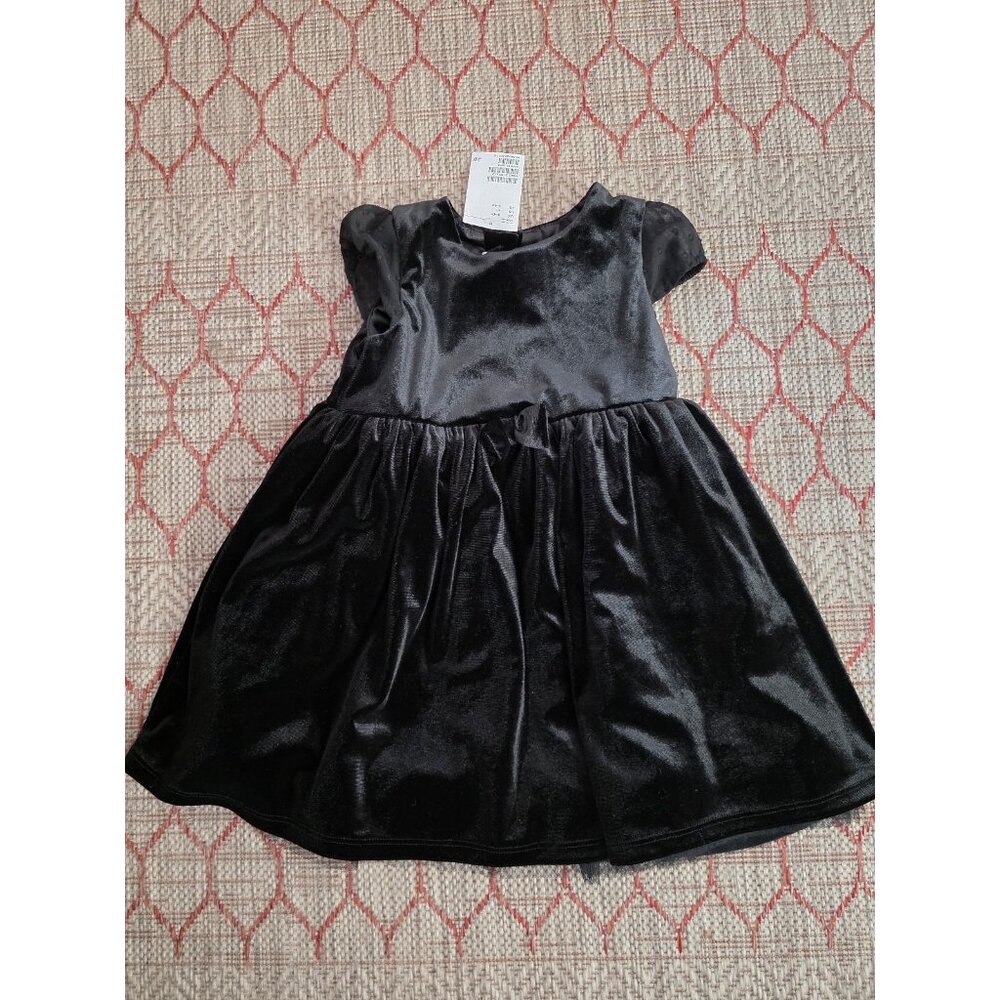 NWT H&M Dresses H&M Girls Black Velvet Dress Holiday Christmas size 4T